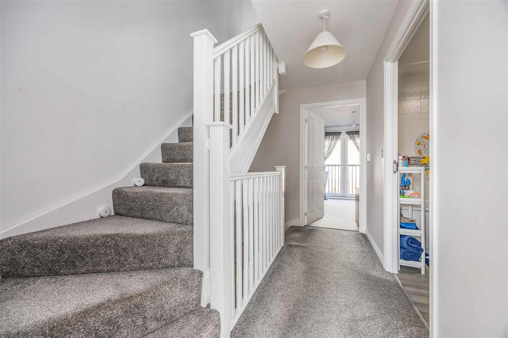 7 Radnor Way Denmead-Small-Portico Marketing-Sold By