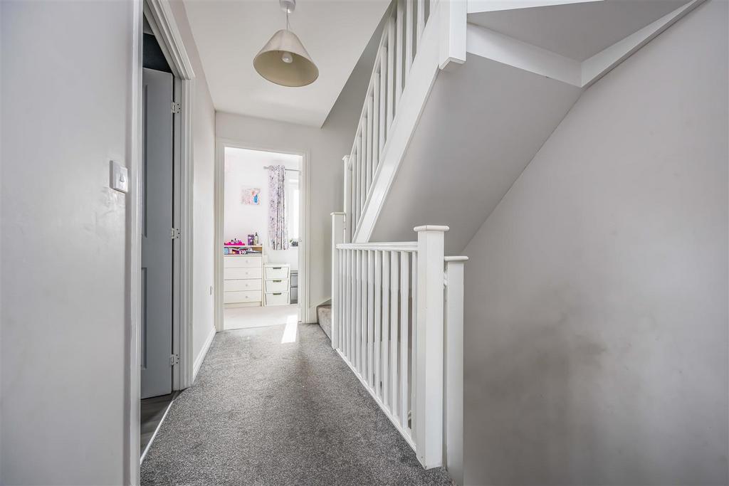 7 Radnor Way Denmead-Small-Portico Marketing-Sold By