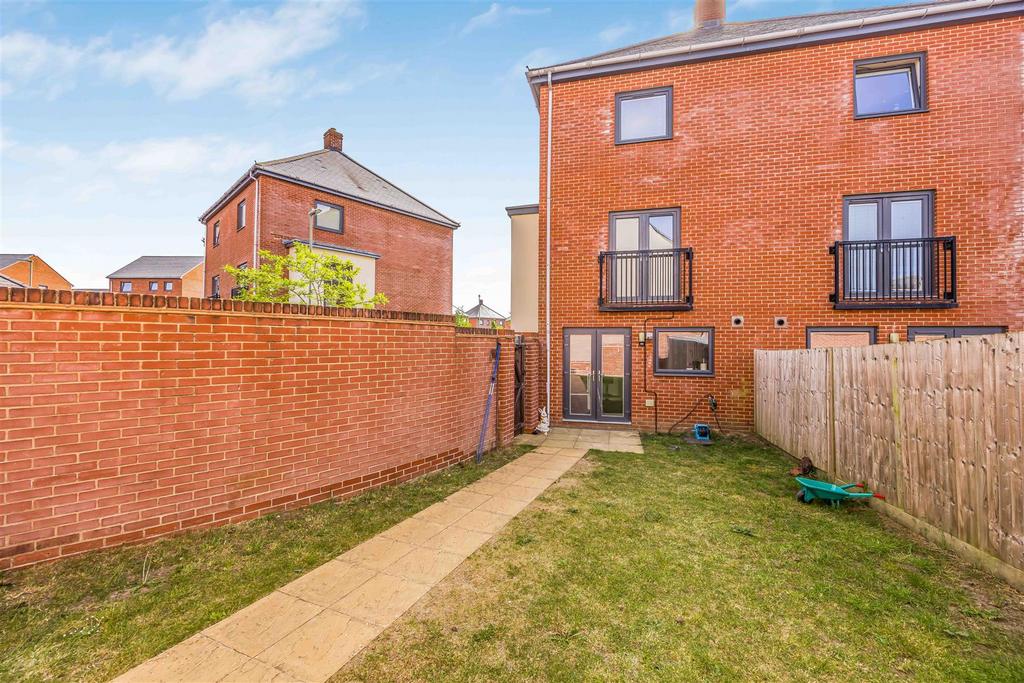 7 Radnor Way Denmead-Small-Portico Marketing-Sold By