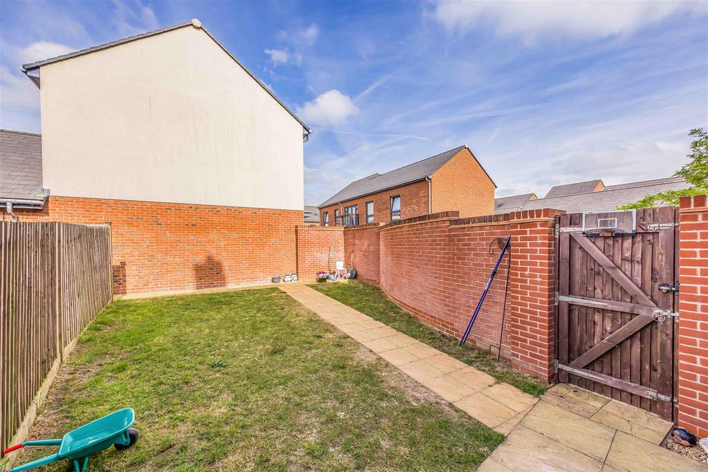 7 Radnor Way Denmead-Small-Portico Marketing-Sold By