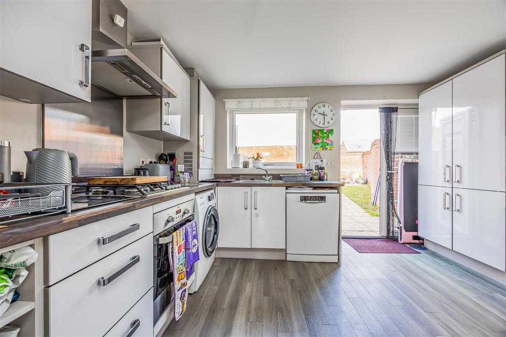 7 Radnor Way Denmead-Small-Portico Marketing-Sold By