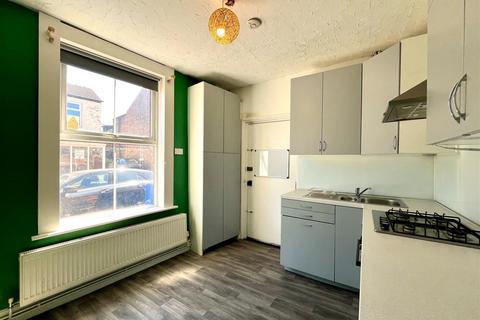 2 bedroom apartment to rent, Northenden Road, Sale