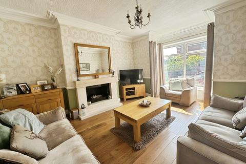 4 bedroom terraced house for sale, Grange Road, Cleckheaton, BD19