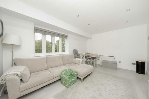 2 bedroom flat for sale, Colindeep Lane, London NW9