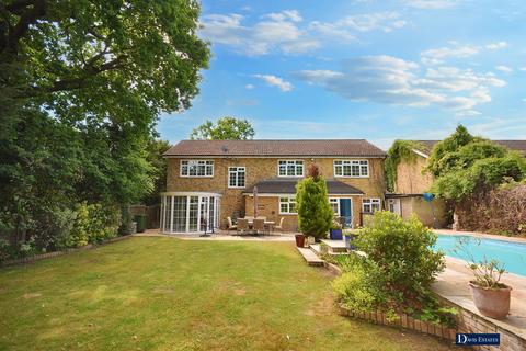 5 bedroom detached house for sale, Yevele Way, Emerson Park, Hornchurch, RM11