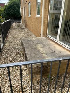 2 bedroom flat to rent, St Davids Hill, Exeter, EX4
