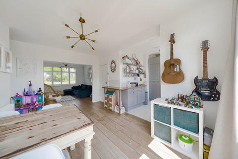 69 Winifred Road, Coulsdon, CR5 3JG