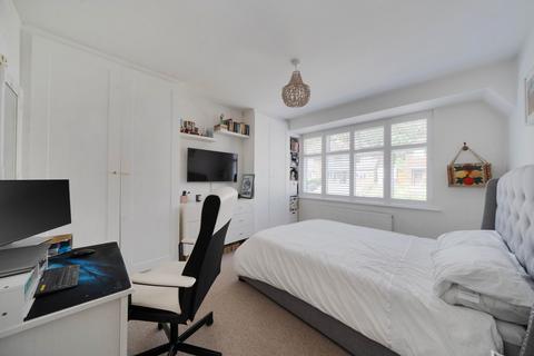 69 Winifred Road, Coulsdon, CR5 3JG