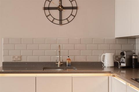 undefined, Albert Road North, Reigate