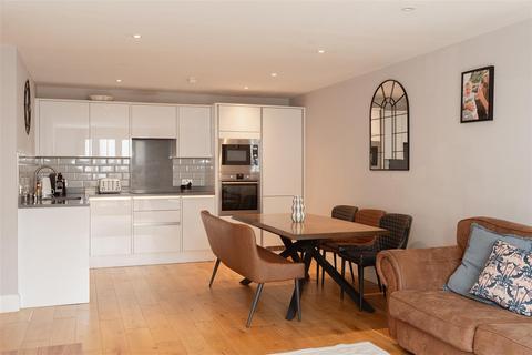 undefined, Albert Road North, Reigate