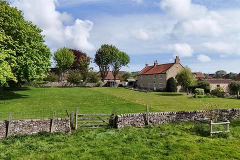 4 bedroom farm house for sale, Main Street, Scarborough YO12