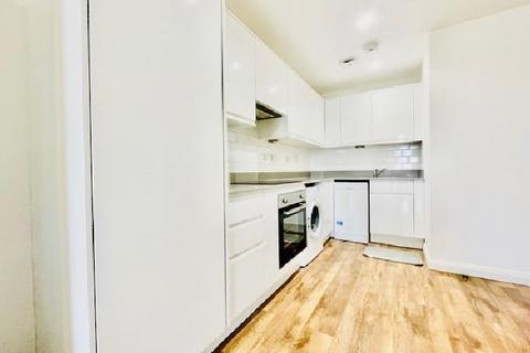 1 bedroom flat to rent, Stoke Road, Slough, SL2