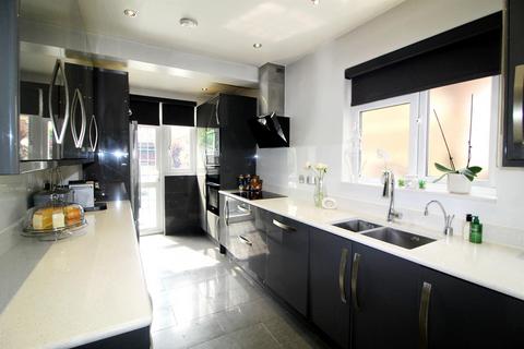 3 bedroom semi-detached house for sale, Gloucester Gardens, BARNET EN4