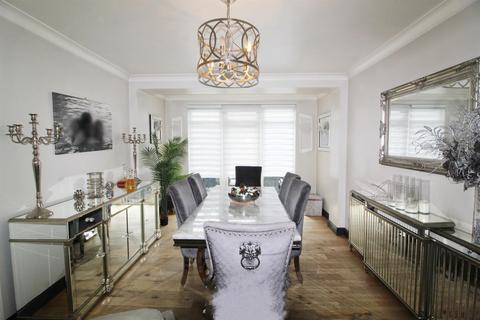 3 bedroom semi-detached house for sale, Gloucester Gardens, BARNET EN4