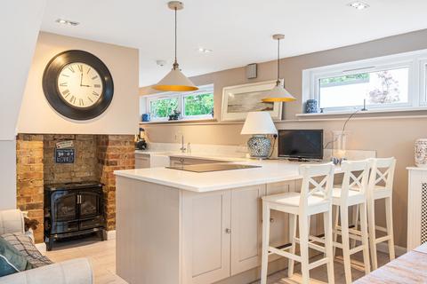 51 Abbots Lane, Kenley, CR8 5JB
