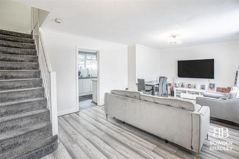 3 bedroom end of terrace house for sale, Tufter Road, Chigwell