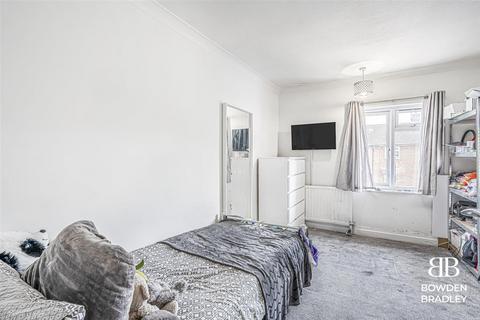 65 Tufter Road, Chigwell, IG7 4EB