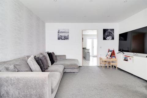 22 Cherry Avenue, Hessle, HU13 0QT