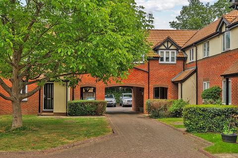 1 bedroom apartment to rent, Helston Lane, Windsor, SL4