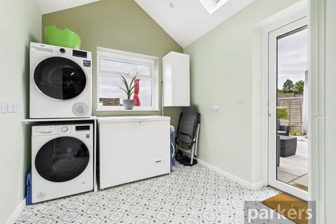 18 Beech Road, Witney, OX28 6LW