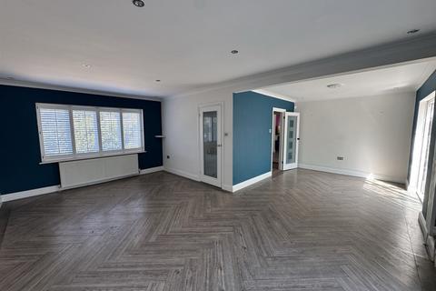 4 bedroom detached house for sale, Chipstead Lane, Lower Kingswood, Surrey