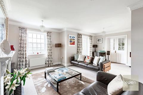 5 bedroom semi-detached house for sale, Maypole Drive, Kings Hill, ME19