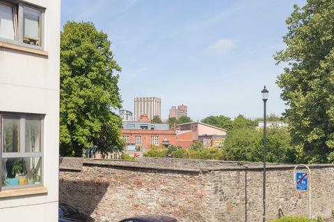 1 bedroom flat for sale, Atlas Court, Temple Quay