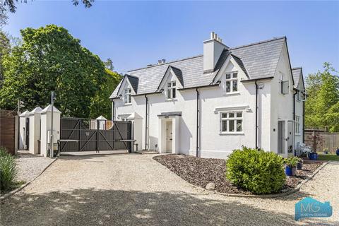 3 bedroom detached house for sale, The Ridgeway, London, NW7