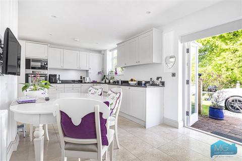 3 bedroom detached house for sale, The Ridgeway, London, NW7