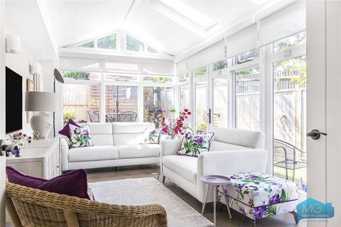 3 bedroom detached house for sale, The Ridgeway, London, NW7
