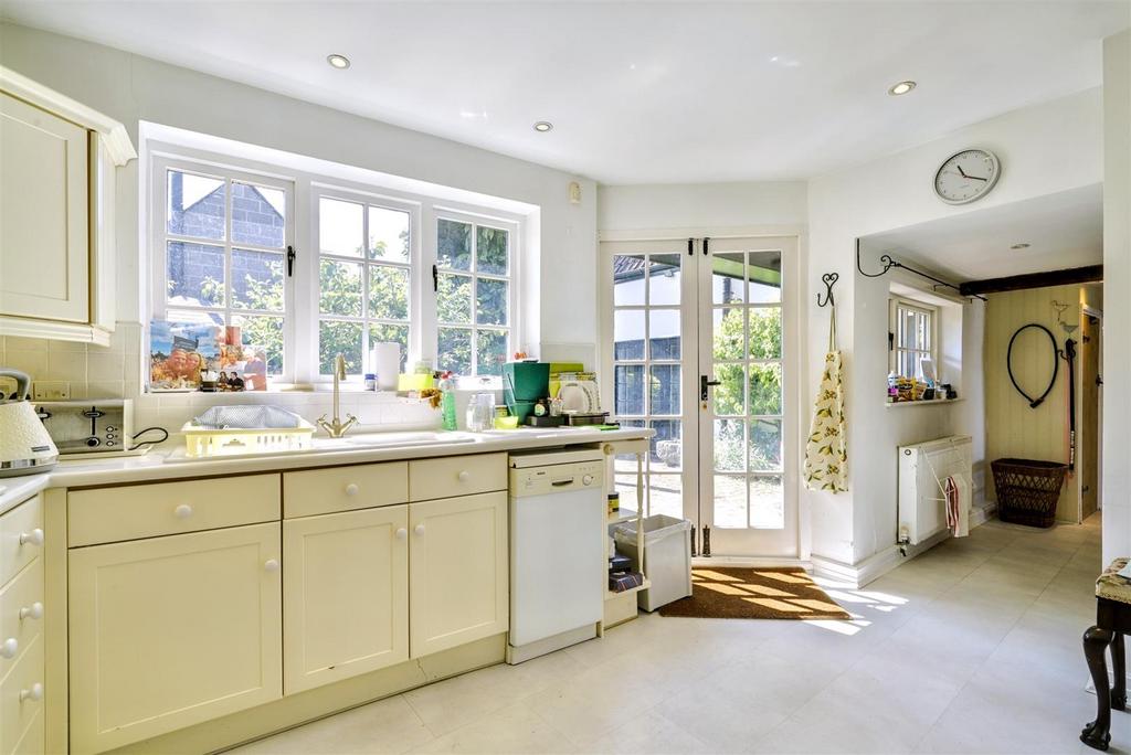 Kitchen 1 2.jpeg