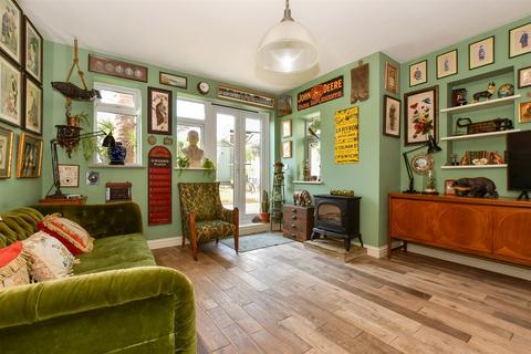 2 bedroom semi-detached house for sale, Binstead Hill, Ryde PO33