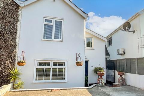 2 bedroom semi-detached house for sale, Binstead Hill, Ryde PO33