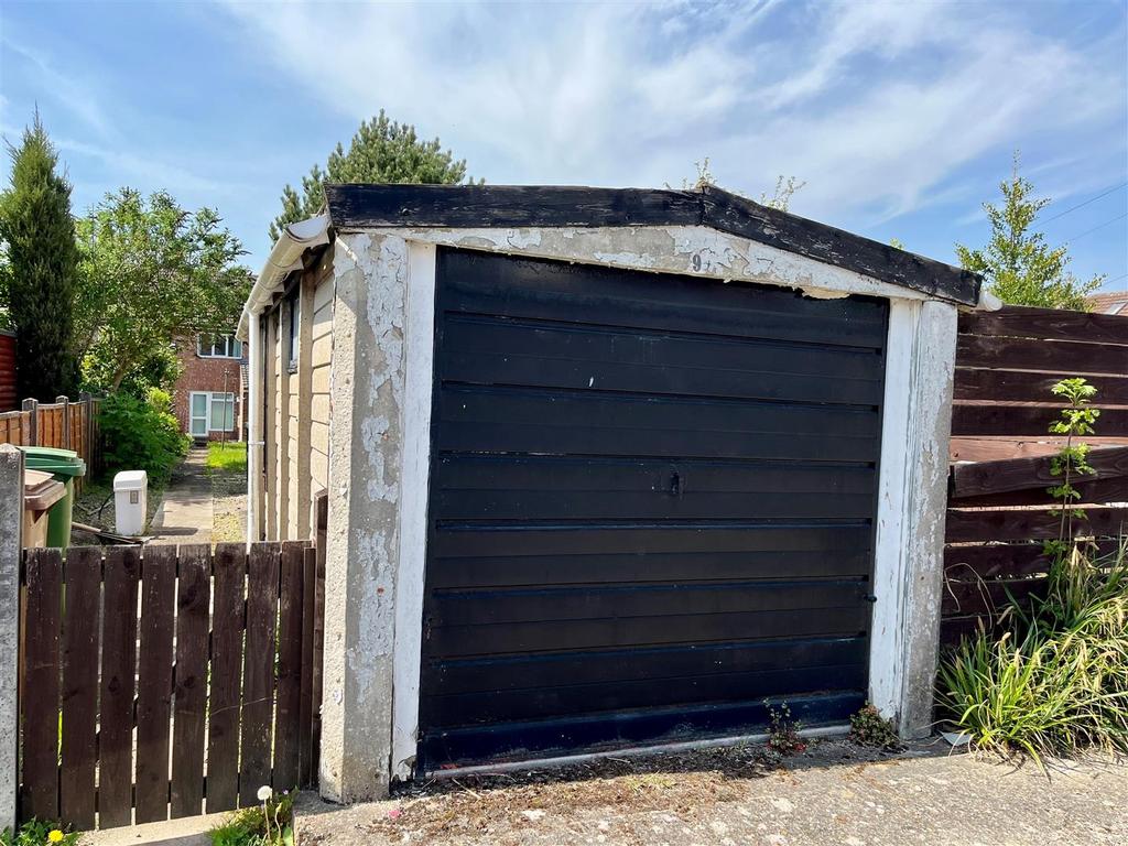 Garage.jpg