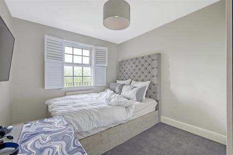 5 Kipling Close, Warley, Brentwood, CM14 5WW