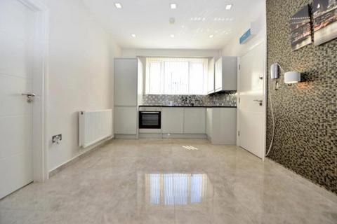 1 bedroom flat for sale, Grenfell Avenue, Hornchurch