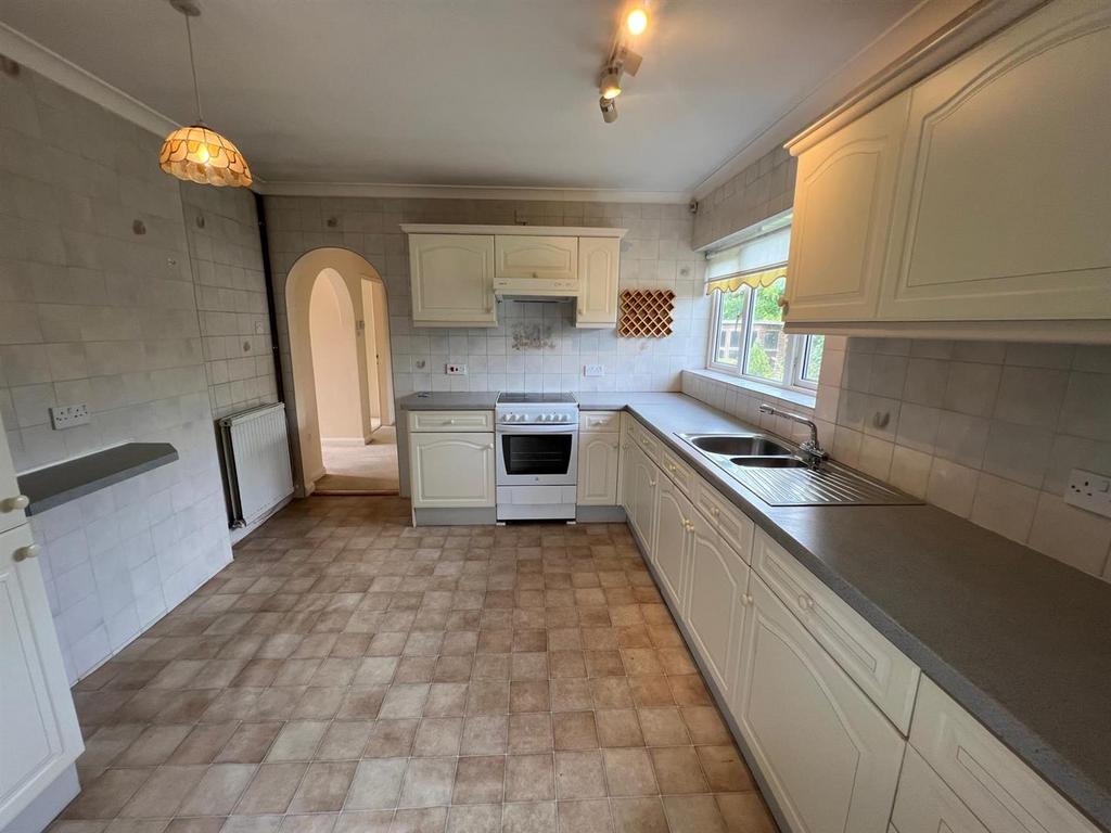 Kitchen 3.jpeg