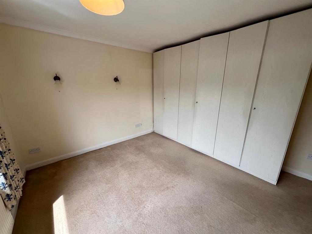 Bedroom 1 3.jpeg