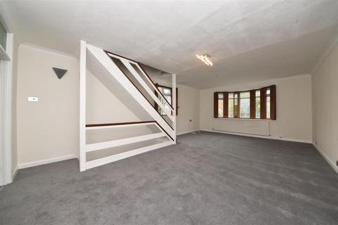 4 bedroom end of terrace house to rent, Austell Gardens, London