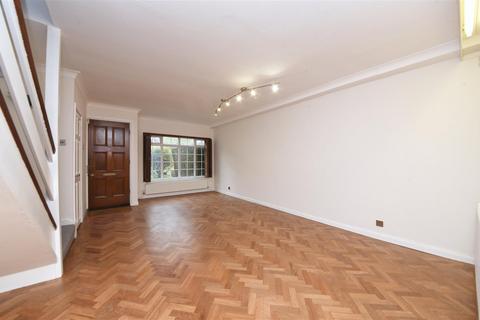 4 bedroom end of terrace house to rent, Austell Gardens, London
