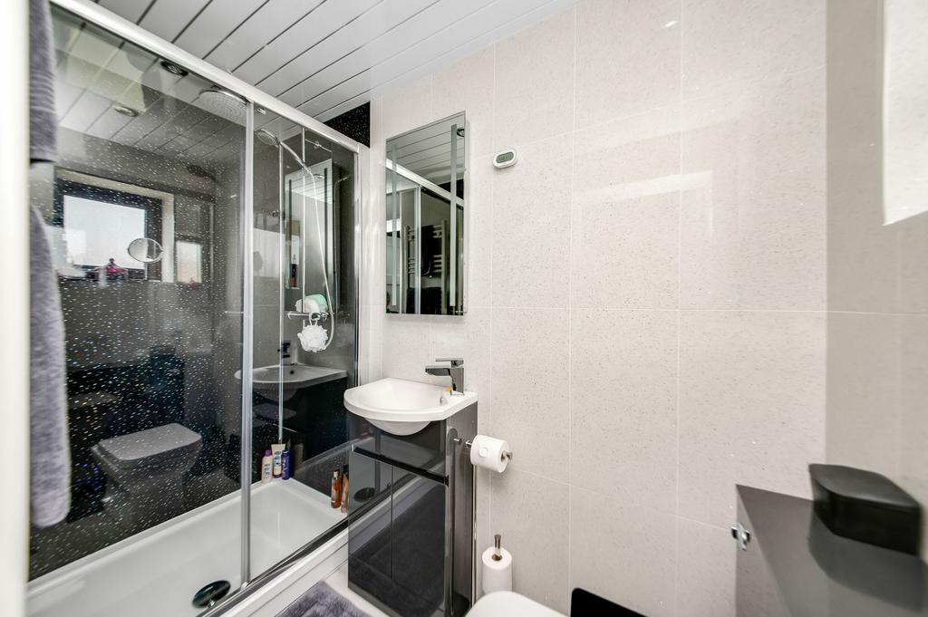 En suite shower room