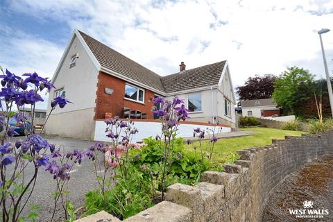 3 Heol Ffinant, Newcastle Emlyn, SA38 9HZ