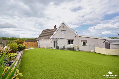 3 Heol Ffinant, Newcastle Emlyn, SA38 9HZ