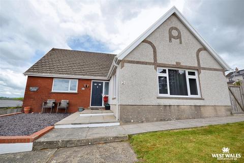 3 Heol Ffinant, Newcastle Emlyn, SA38 9HZ