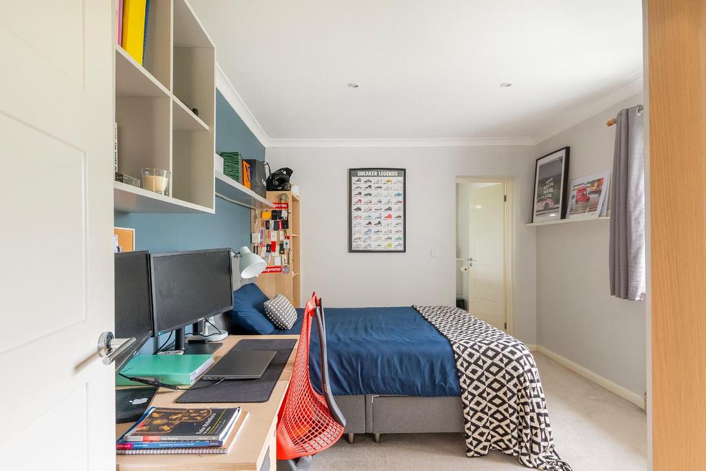 1 D0 LEIG - Bedroom H.jpg