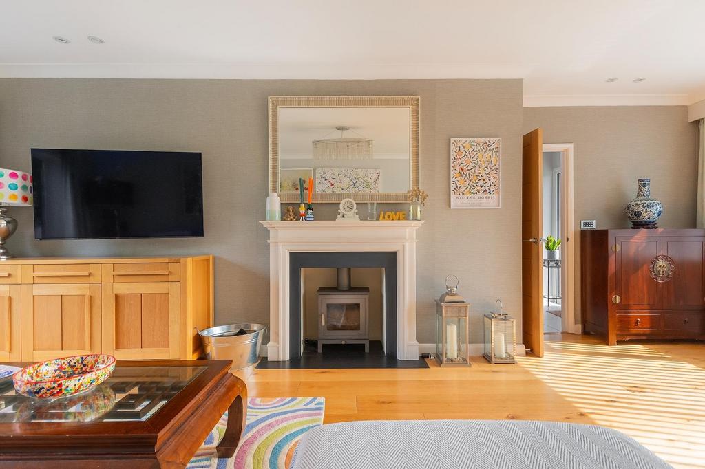 1 D0 LEIG - Living Room A.jpg
