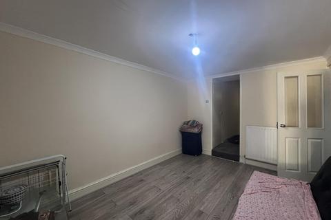 2 bedroom flat for sale, Oakdale Road, London E7