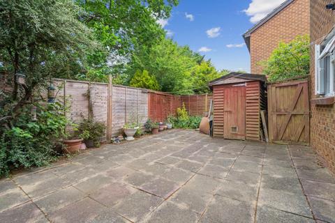 5 Oak Path, Bushey, WD23 4UJ