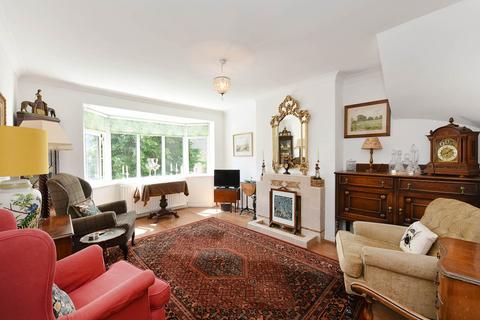 3 bedroom flat for sale, Webster Gardens, Ealing