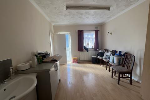 undefined, Barrack Road, Hounslow TW4